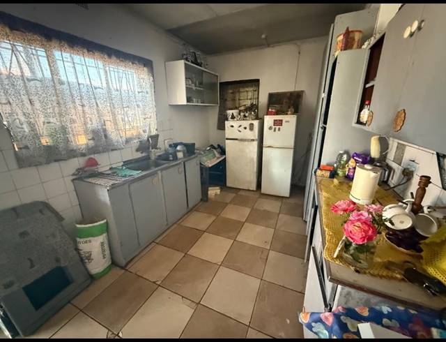 3 BEDROOM HOUSE FOR SALE IN VANDERBIJLPARK CE 2